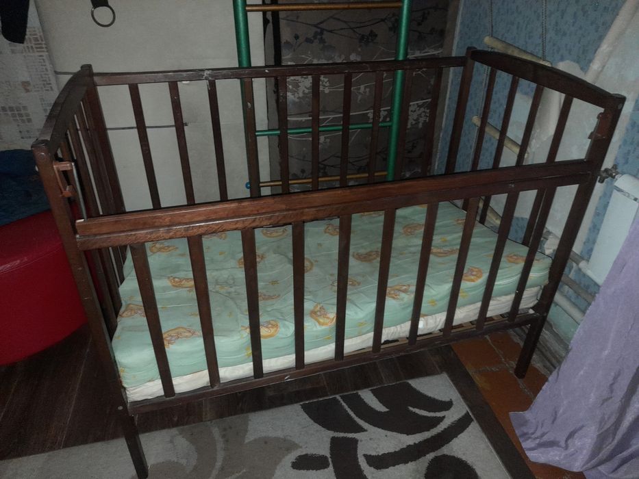 Детская кроватка