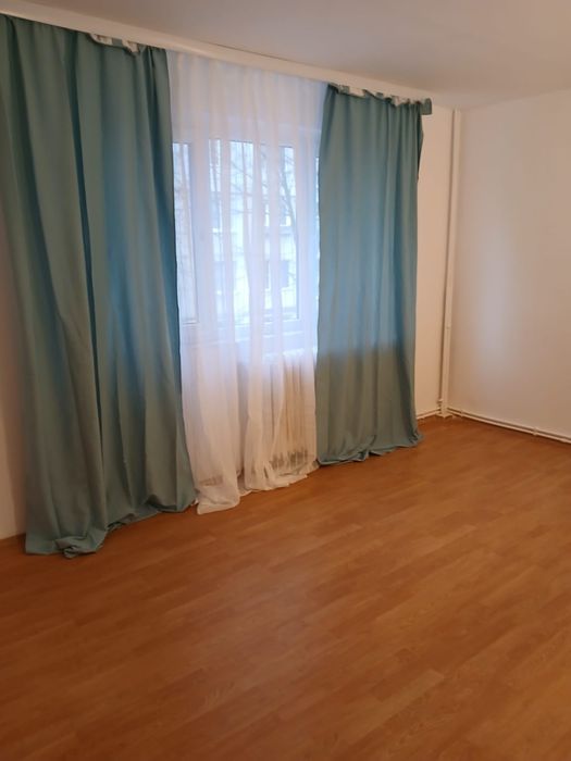 Proprietar vând apartament 3 camere SD Tătărași bloc fără risc et 2
