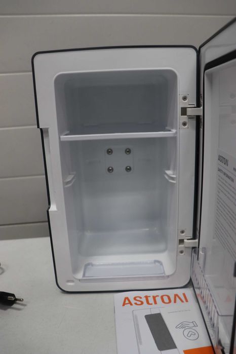 AstroAI Мини хладилник 2.0 Gen, 6 литра/8 кутии, малък хладилник