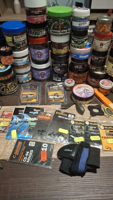 Momeli + accesorii pescuit