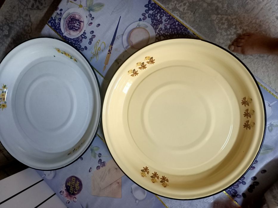 Блюда эмалированная.