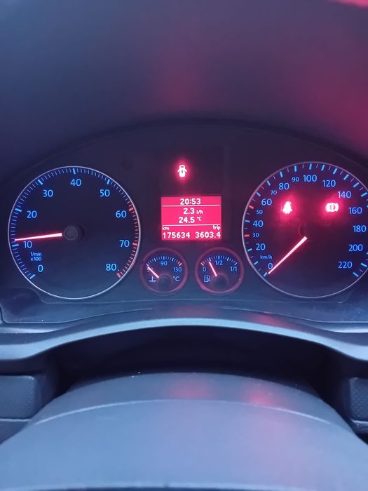 VÂND Volkswagen  Golf 2005
