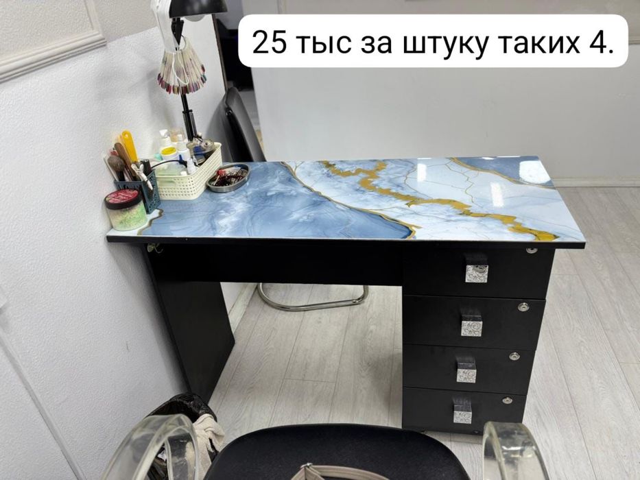 Салоны красоты. Кресло. Столы