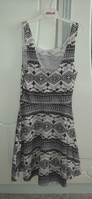 Rochie H&M nr 32 alb_negru matime XS 35 lei