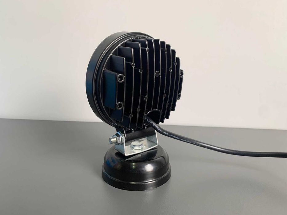 Proiector auto LED 42W rotund, radiator gros 45mm