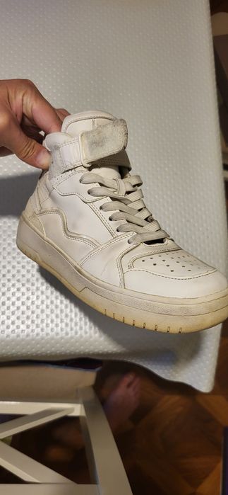 Кроссовки молодежные.