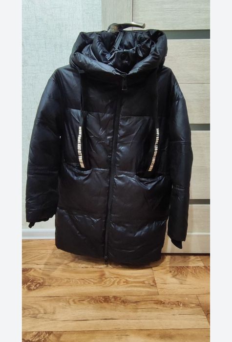 Продам куртку женскую