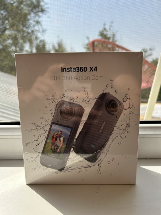 Экшер камера Insta 360 x4