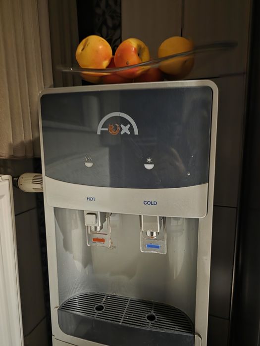 Dozator de apa cu frigider