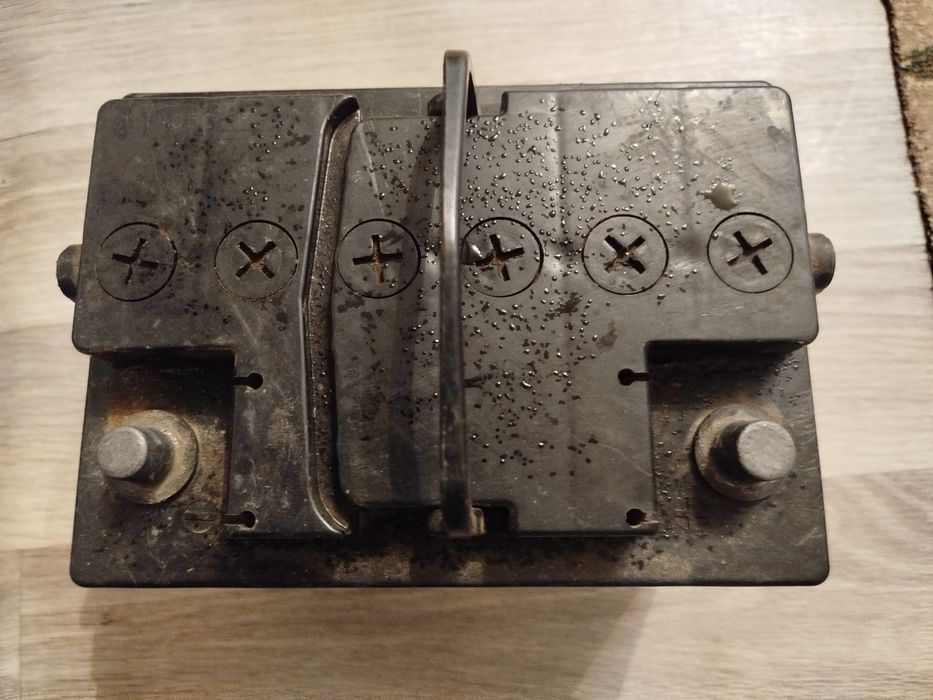 Аккумулятор Б/у продам Самовывоз