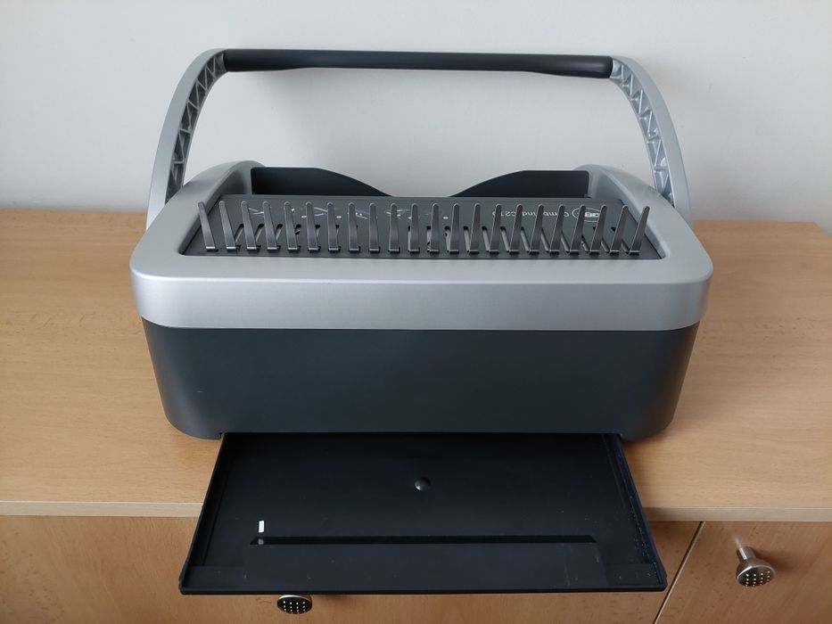 Подвързваща машина GBC CombBind C210 с пластмасови спирали