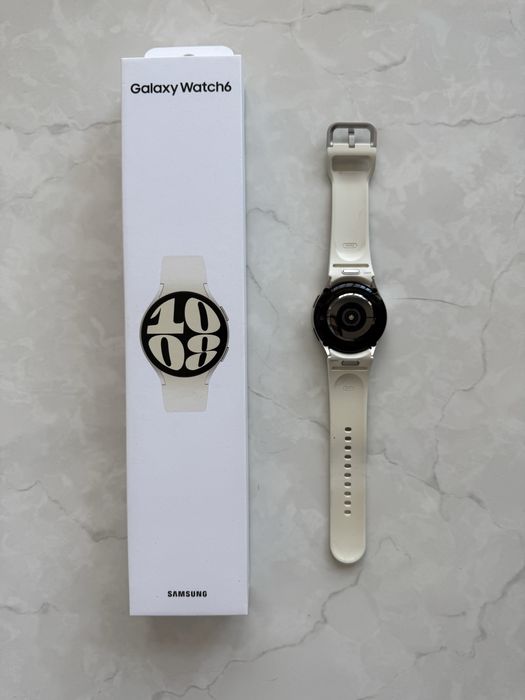 ПРОДАМ Galaxy Watch 6 40mm