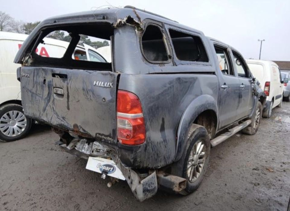 Dezmembrez Toyota Hilux Invincible 3.0 Manuala 2012-2016