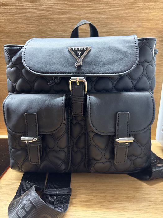 Дамска раница Guess