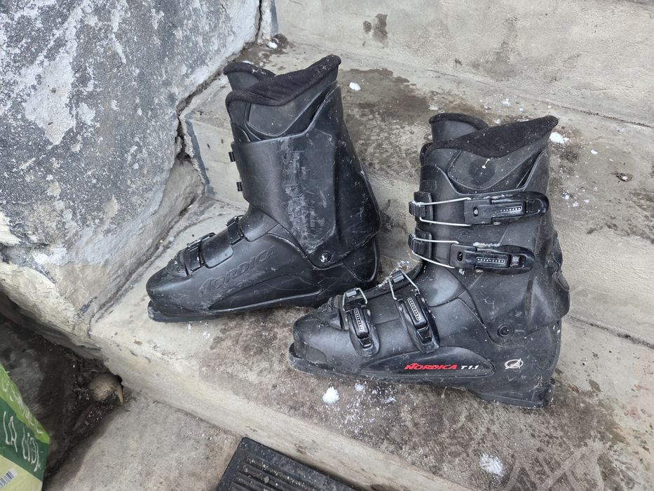 Claparii diferite modele marimi de la 36 la 40