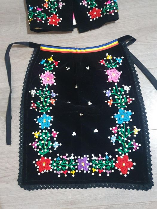 Costum popular de copii .5 - 8 ani