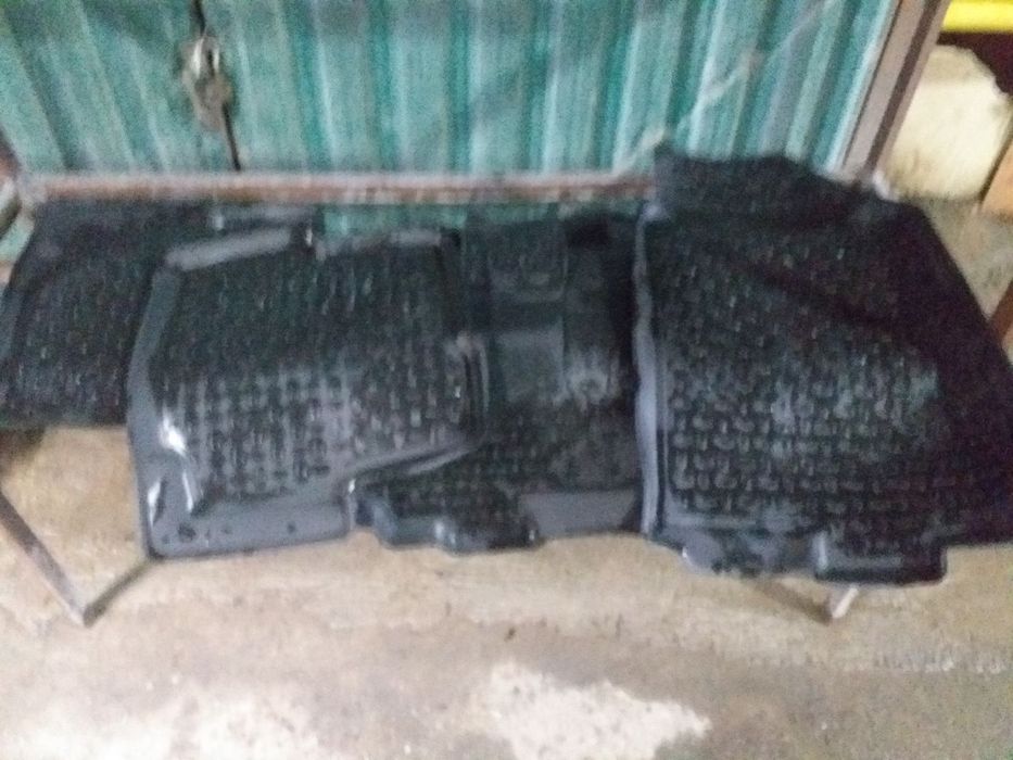 Продам чехлы и коврики на кобольт