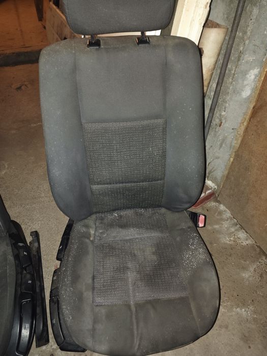 Преди седалки за BMW E46