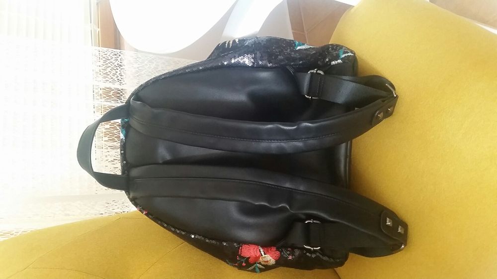 Ефектна раница с пайети