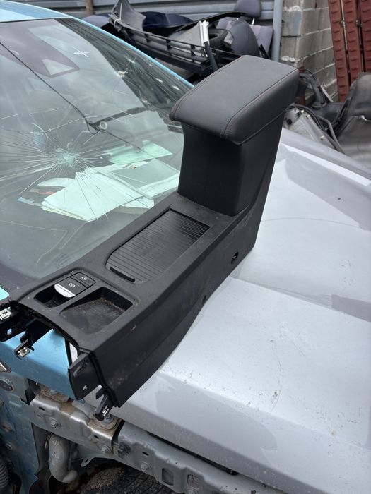 подлакътник за renault clio 5//рено клио 5