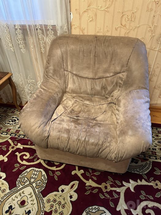 Мягкая мебель, 2 кресла и 1 диван. Отдам даром
