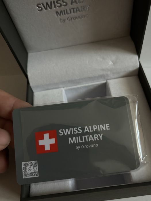 Swiss Alpine Military by Grovana – зелен циферблат, носен веднъж, пълен комплект.