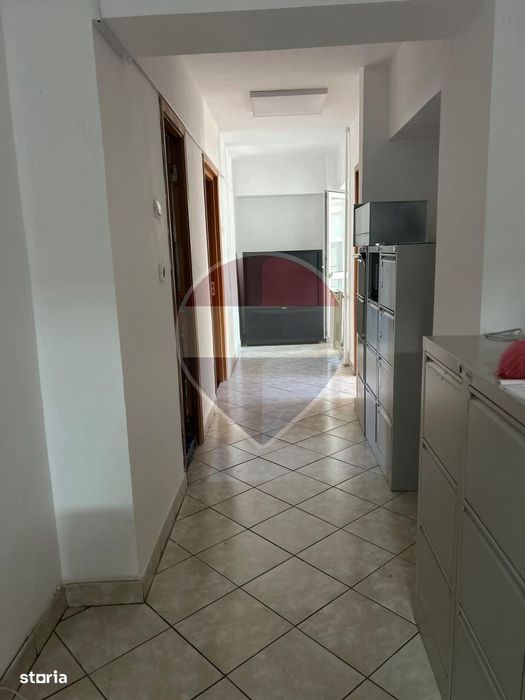 Apartament luminos cu 4 camere — fotografia 1