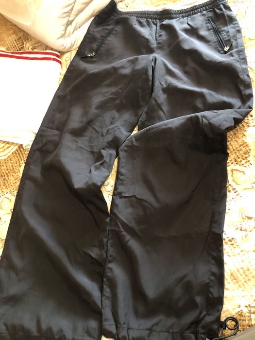 Продается  спортивный костюм.