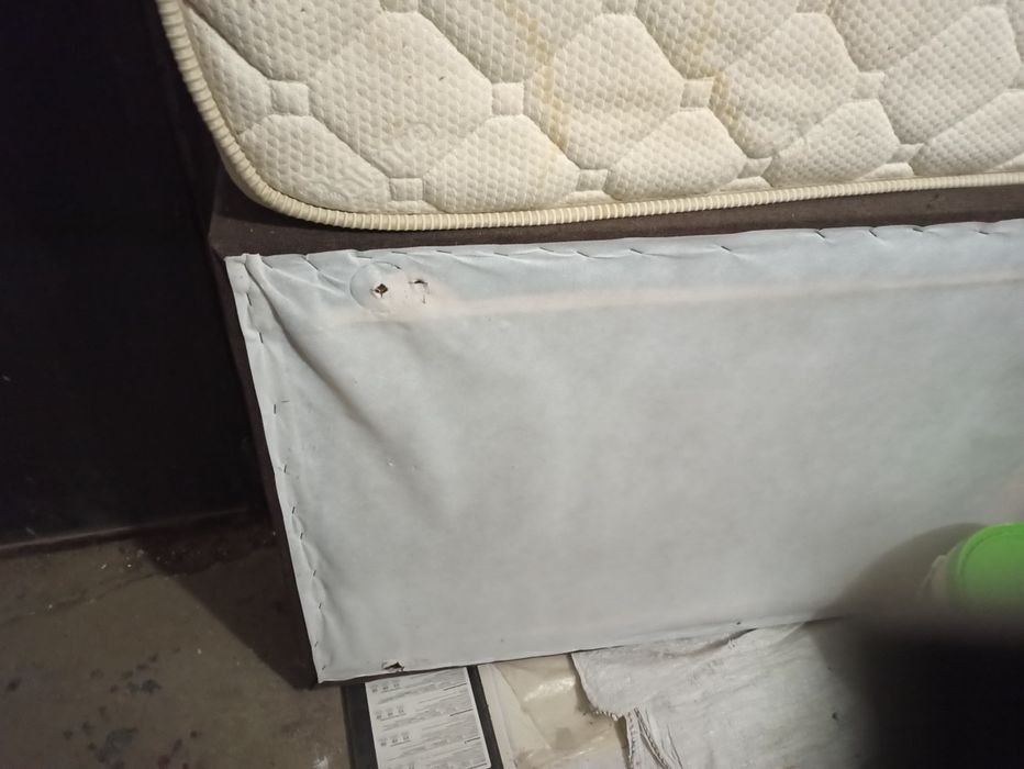 Продавам матрак двулицев