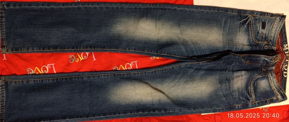 Продаю джинсы  новые