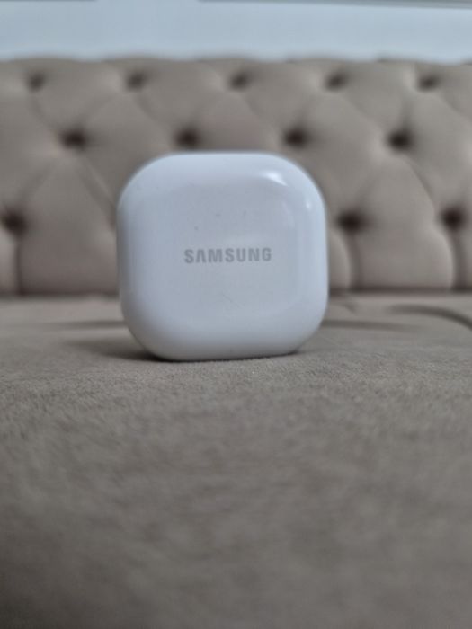 Samsung Galaxy buds 2