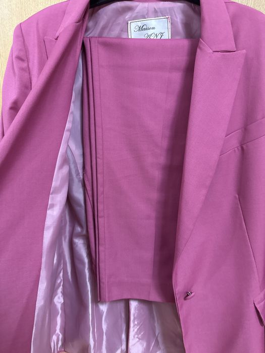 Продам брючный костюм