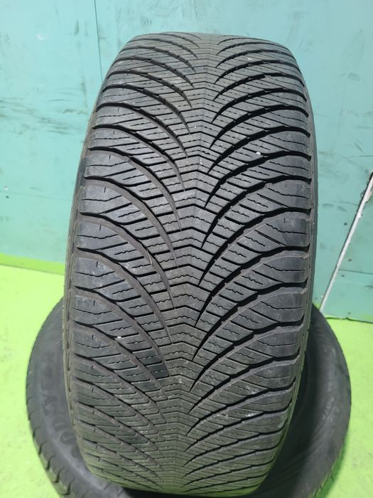 2 бр всесезонни 225/55/17 Goodyear