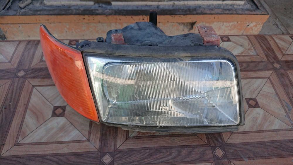 Продам фару Ауди 100 С4