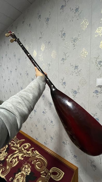 Домбыра  сатылады