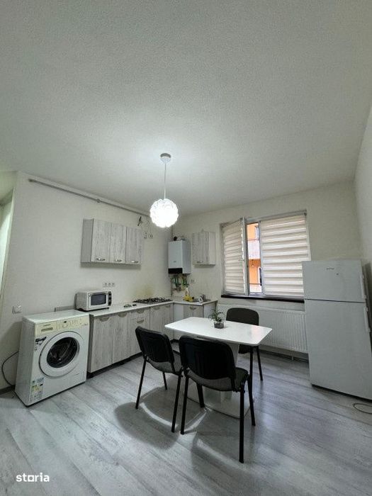 Apartament cu 2 camere, 37 mp, balcon, strada Eroilor — fotografia 3