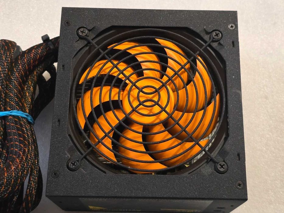 Sursa PC nJoy Ayrus 500W, Eficiență 80 Plus, 1x Alimentare PCI-E 6+2 Pin, 120mm
