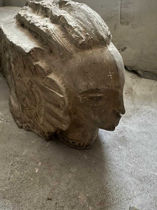 Vand statueta din piatra