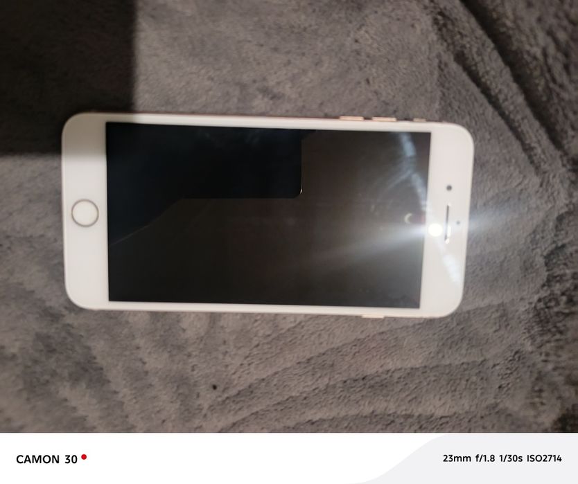 Продам айфон 8 плюс 64гб