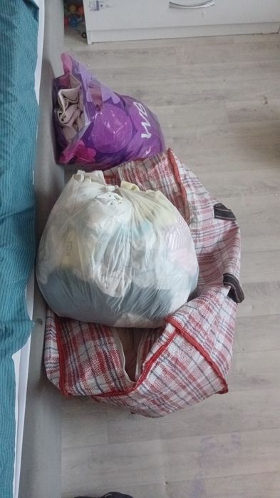 Отдам бесплатно вещи для новорождённого и сумку в роддом
