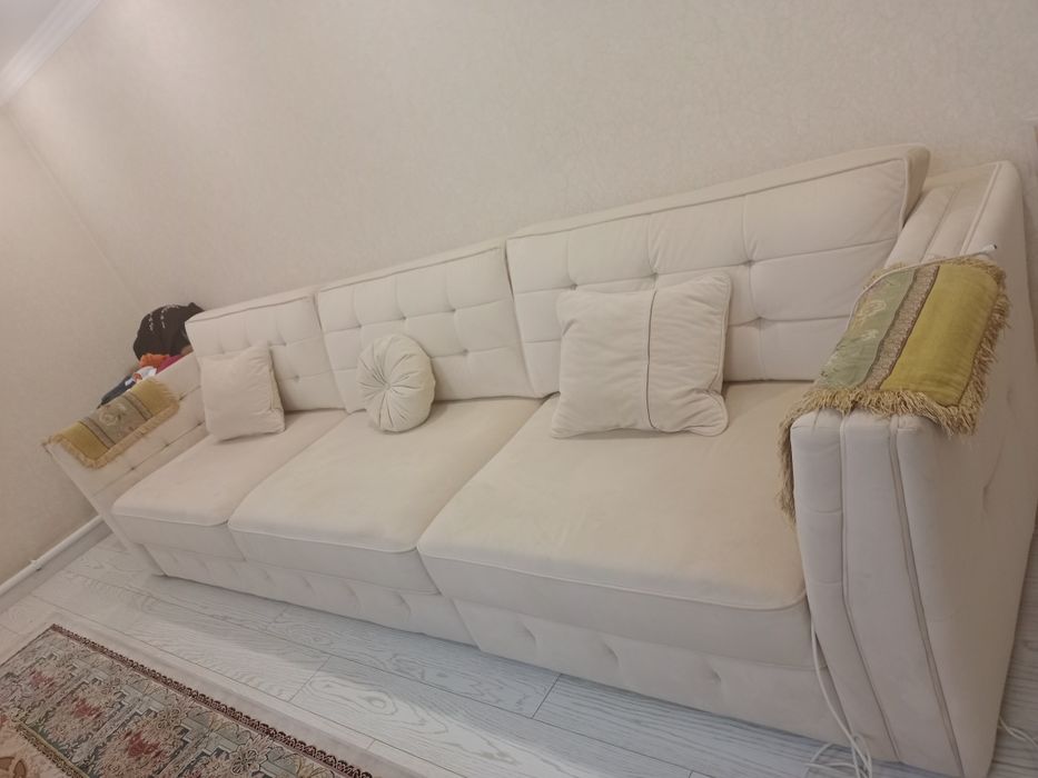 Диван гостиный, раскладывается