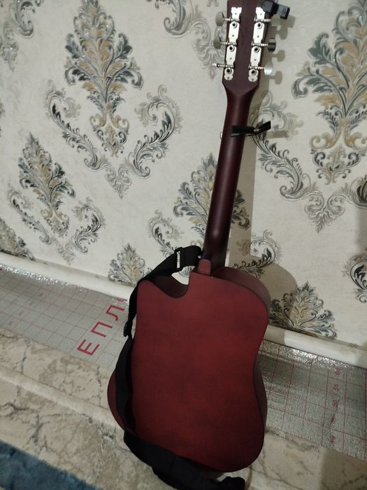 Гитара сатылады срочна!!