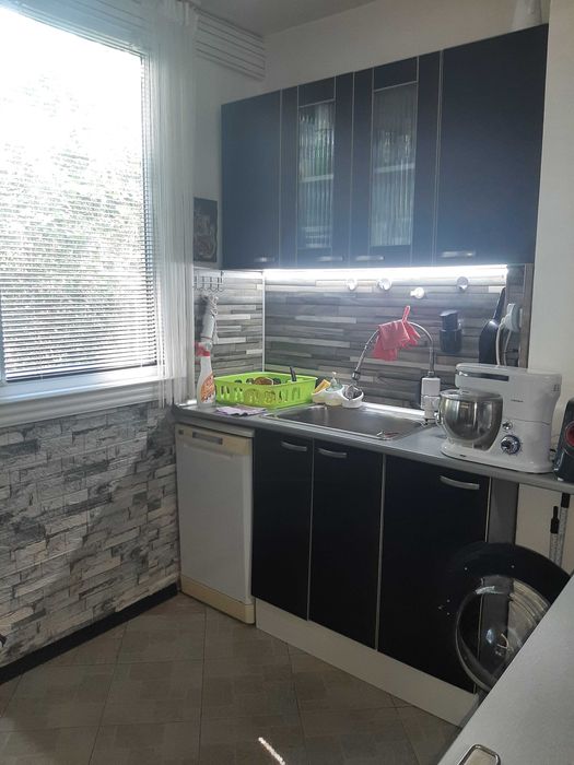 Продавам тухлен апартамент