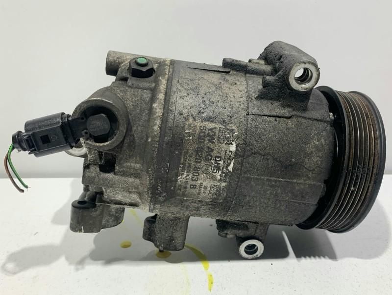 Compresor clima Skoda Fabia 3 1.6 tdi CLHA 5Q0820803B