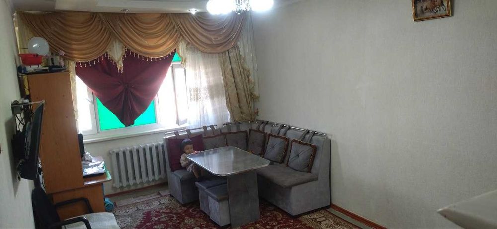 Срочно Метро якинида 2/6/9 квартира 43м.кв СОТИЛАДИ!!!