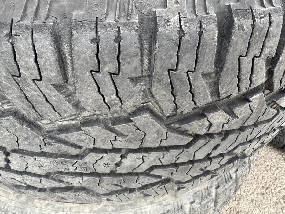 Продавам гуми Nokian 275/55/20