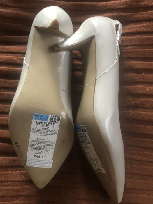 Pntofi noi, din piele, culoare gri deschis, mas. 38, toc 5 cm