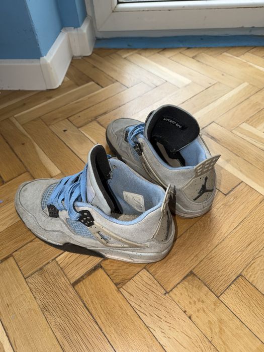 Продавам jordan 4
