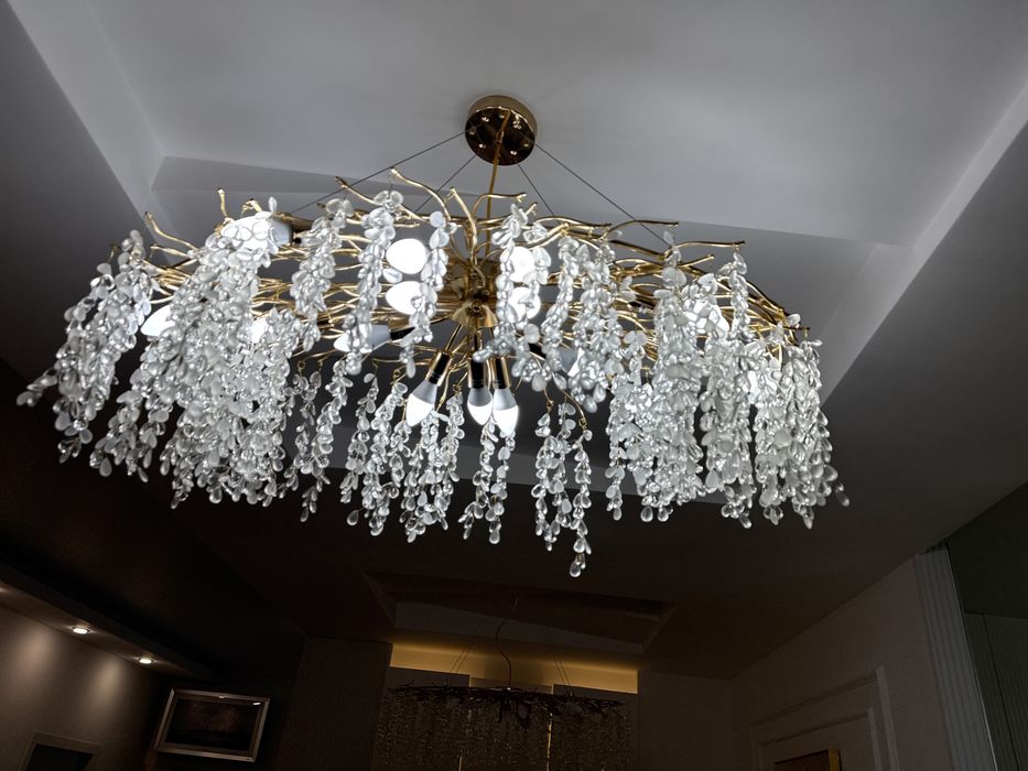 Продам люстура  новый