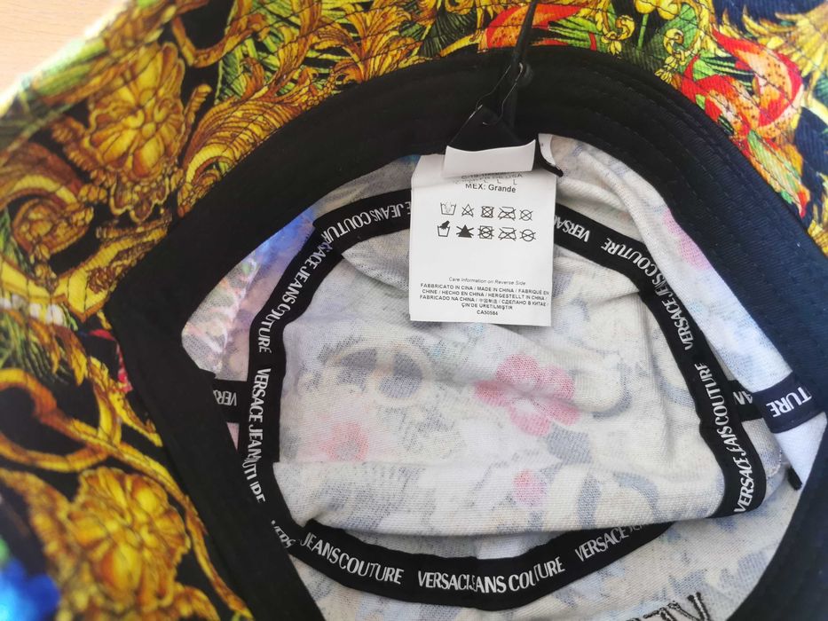 Versace jeans couture шапка .